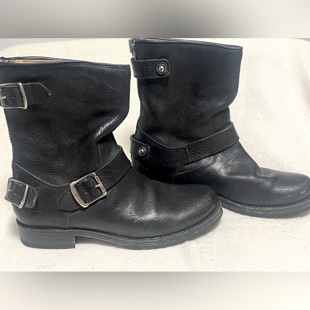 FRYE VERONICA Back Zip Short Boots black Women's Size US 7